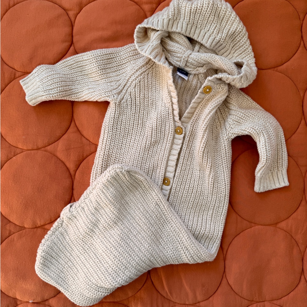 Old Navy Cream Knit Sweater Sleep Bag 6-9 months